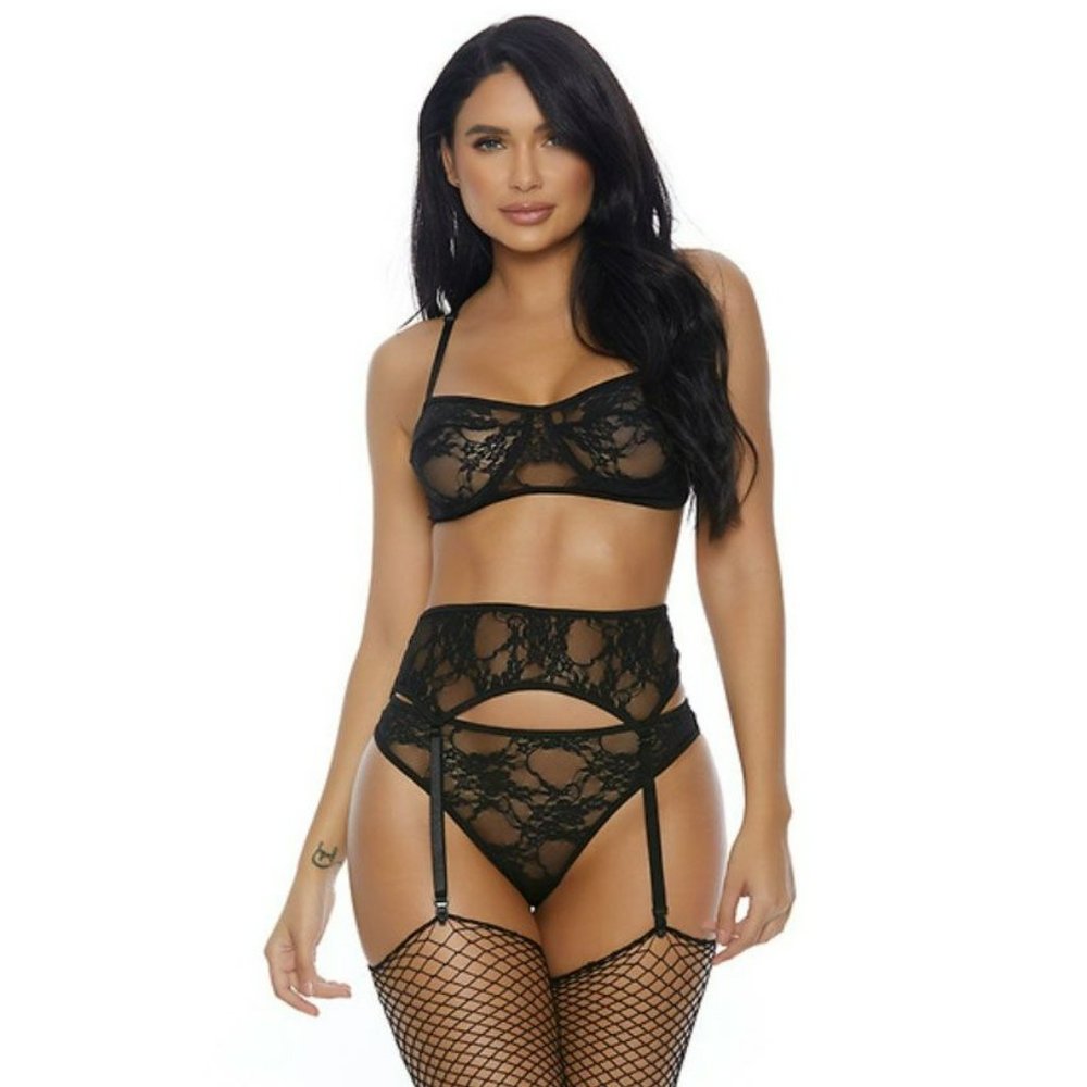 FORPLAY Lace‎ Me Down Lingerie Set with garter $40 new